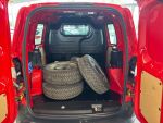 Ford Transit Courier 2022 Punainen
