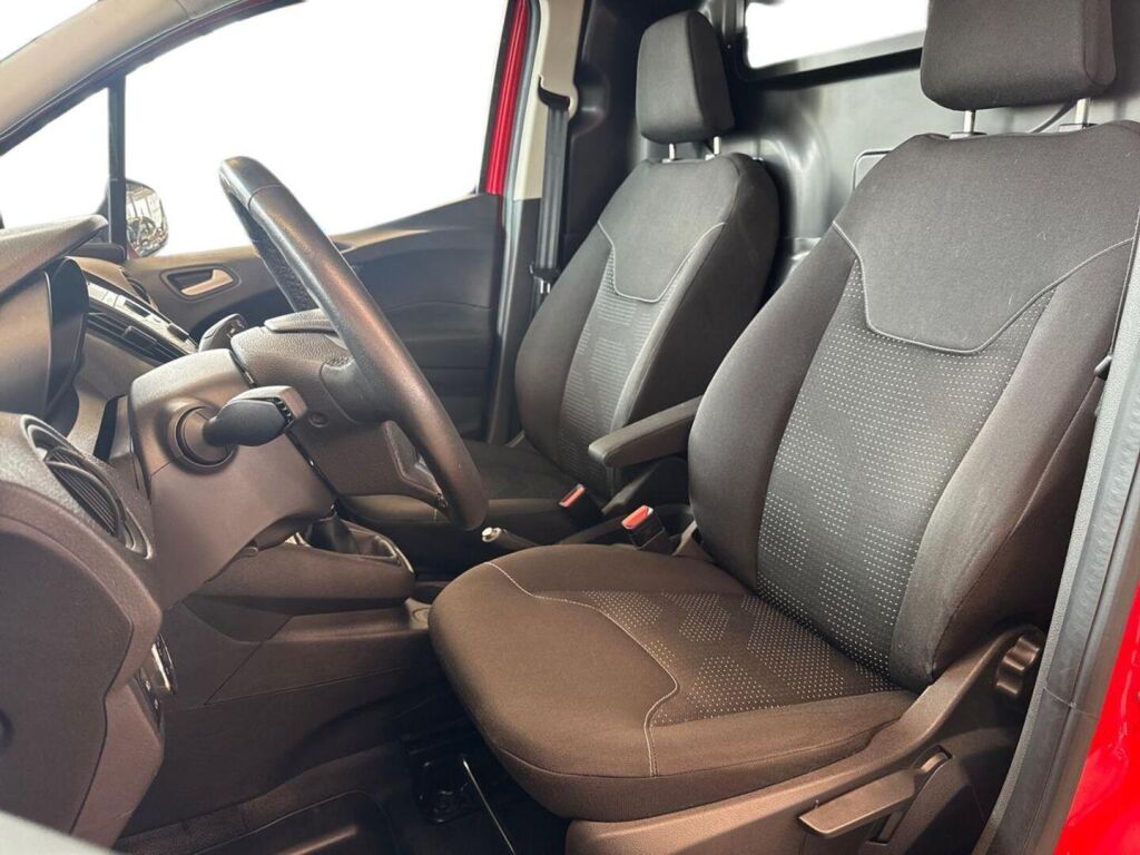 Ford Transit Courier 2022 Punainen