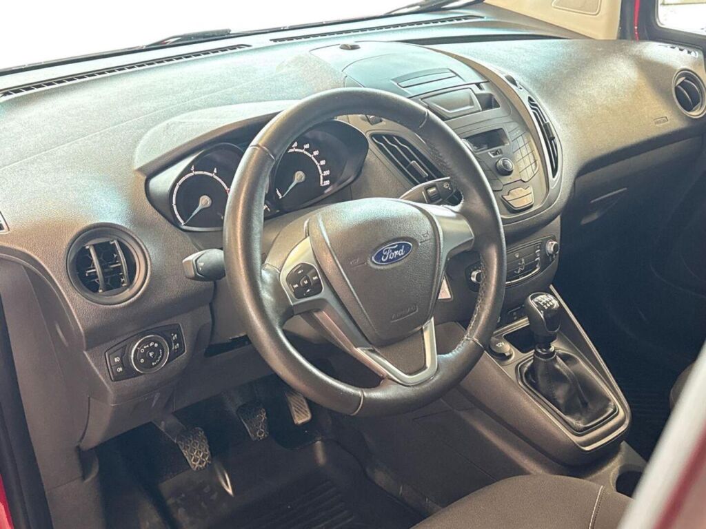 Ford Transit Courier 2022 Punainen