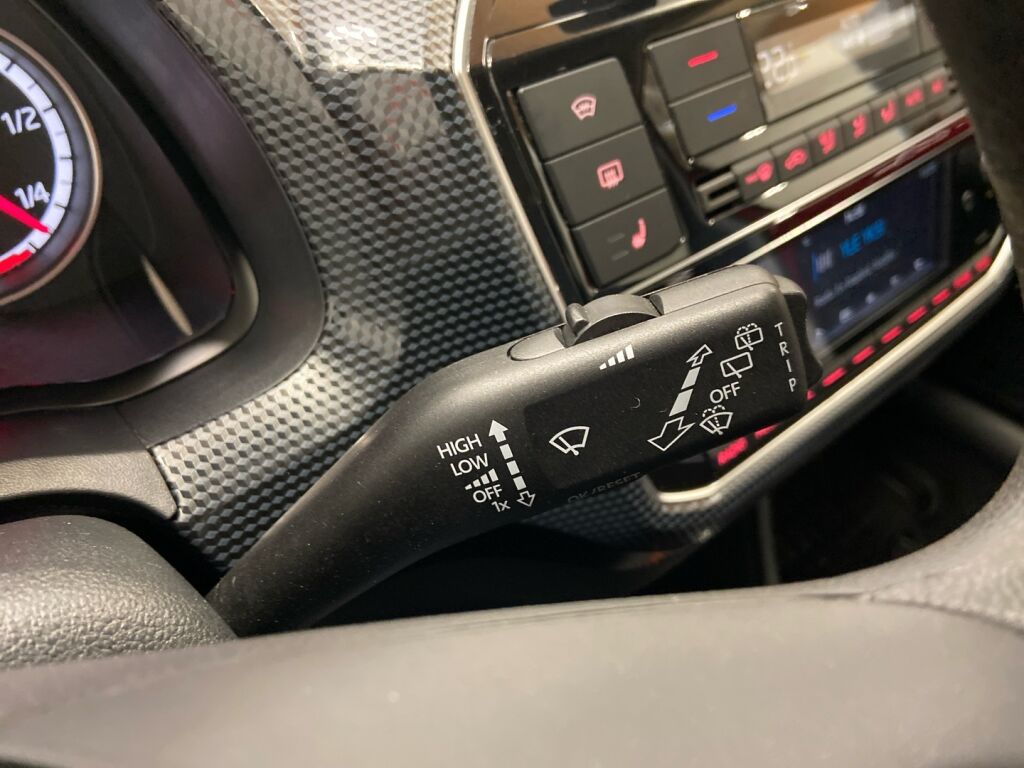 Volkswagen up! 2020 Punainen