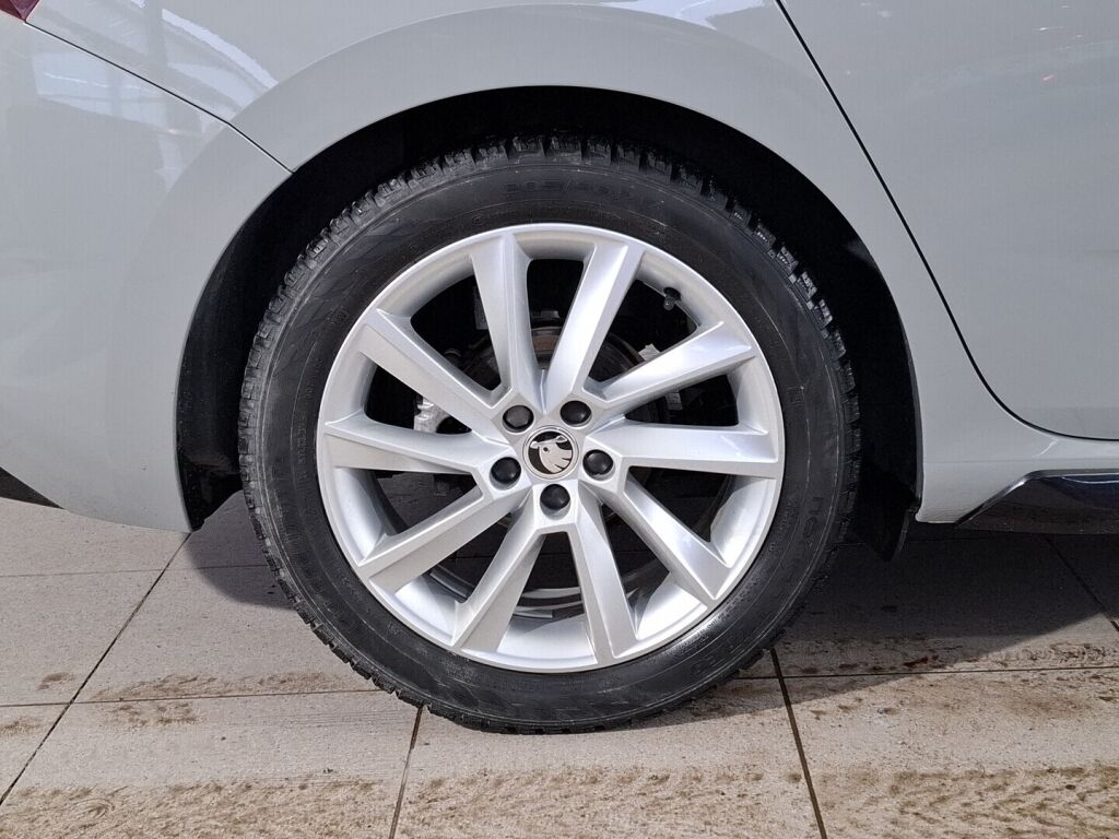 Skoda Scala 2020 Harmaa