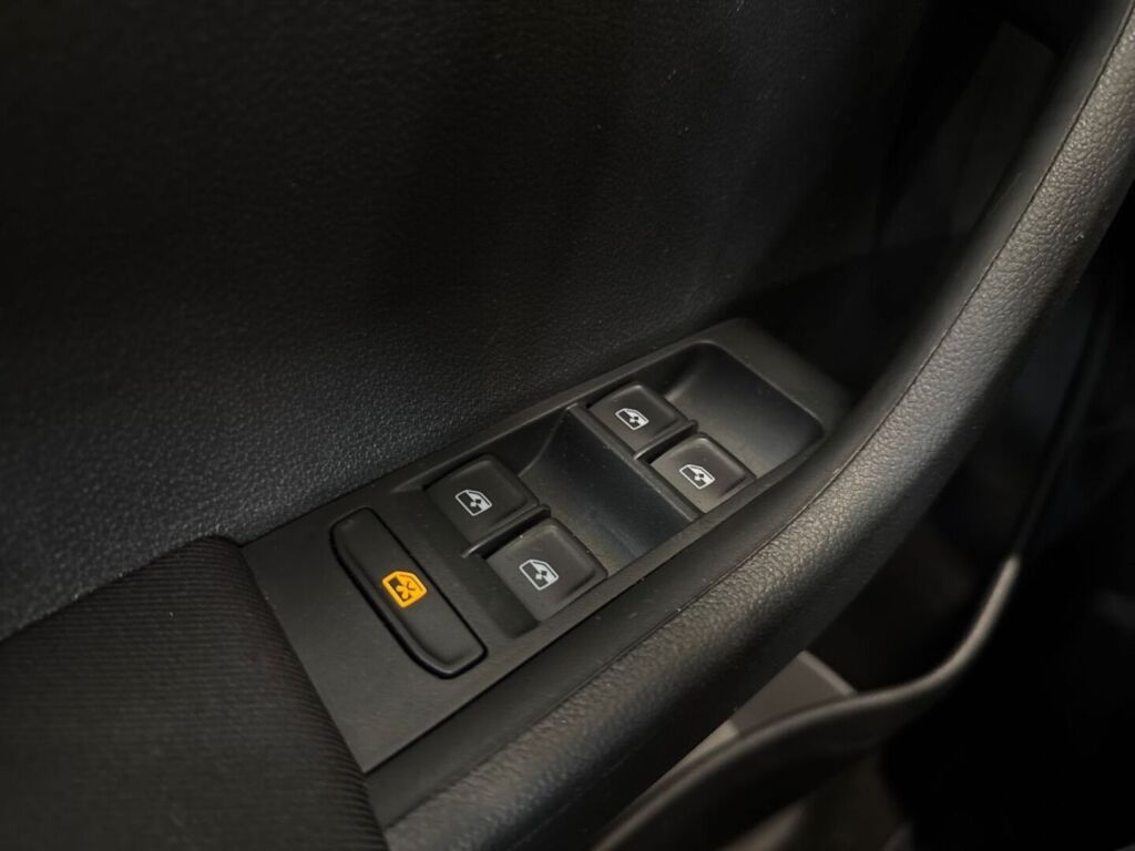 Skoda Fabia 2020 Sininen