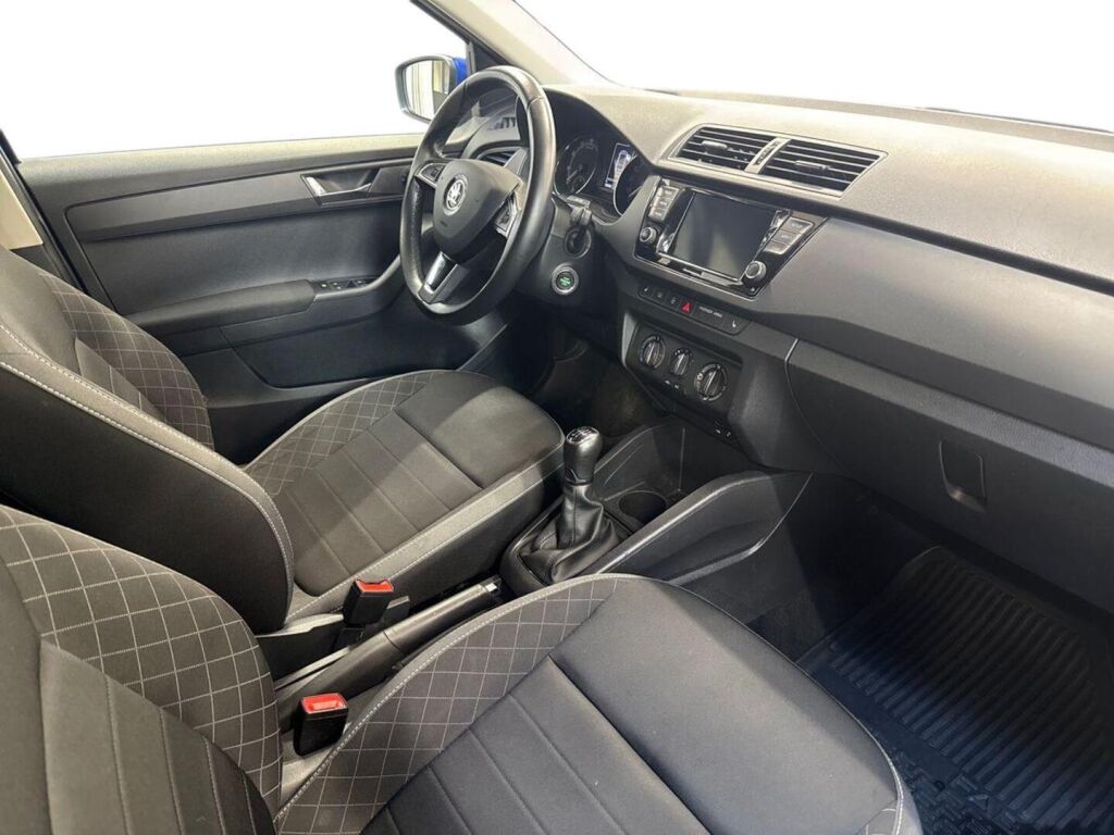 Skoda Fabia 2020 Sininen