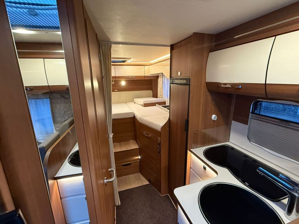 LMC Comfort T 672 G 2020 Valkoinen