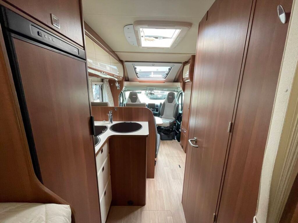 LMC Comfort T 672 G 2020 Valkoinen