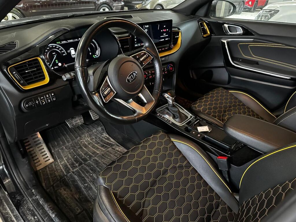 Kia XCeed 2020 Musta