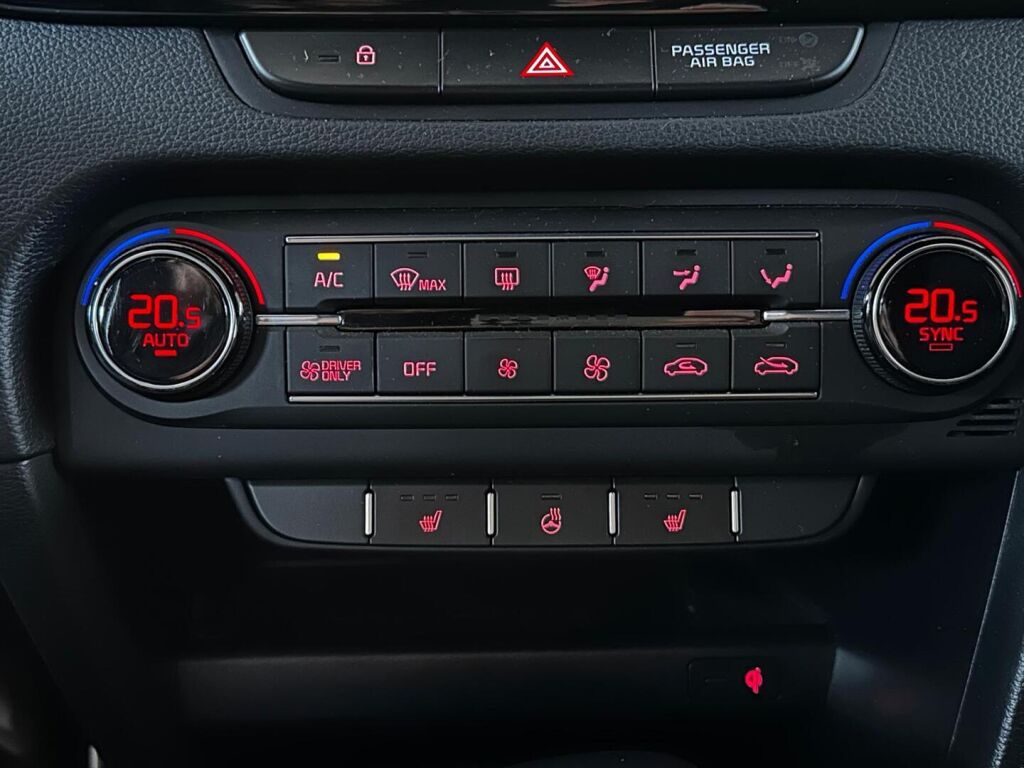 Kia XCeed 2020 Musta