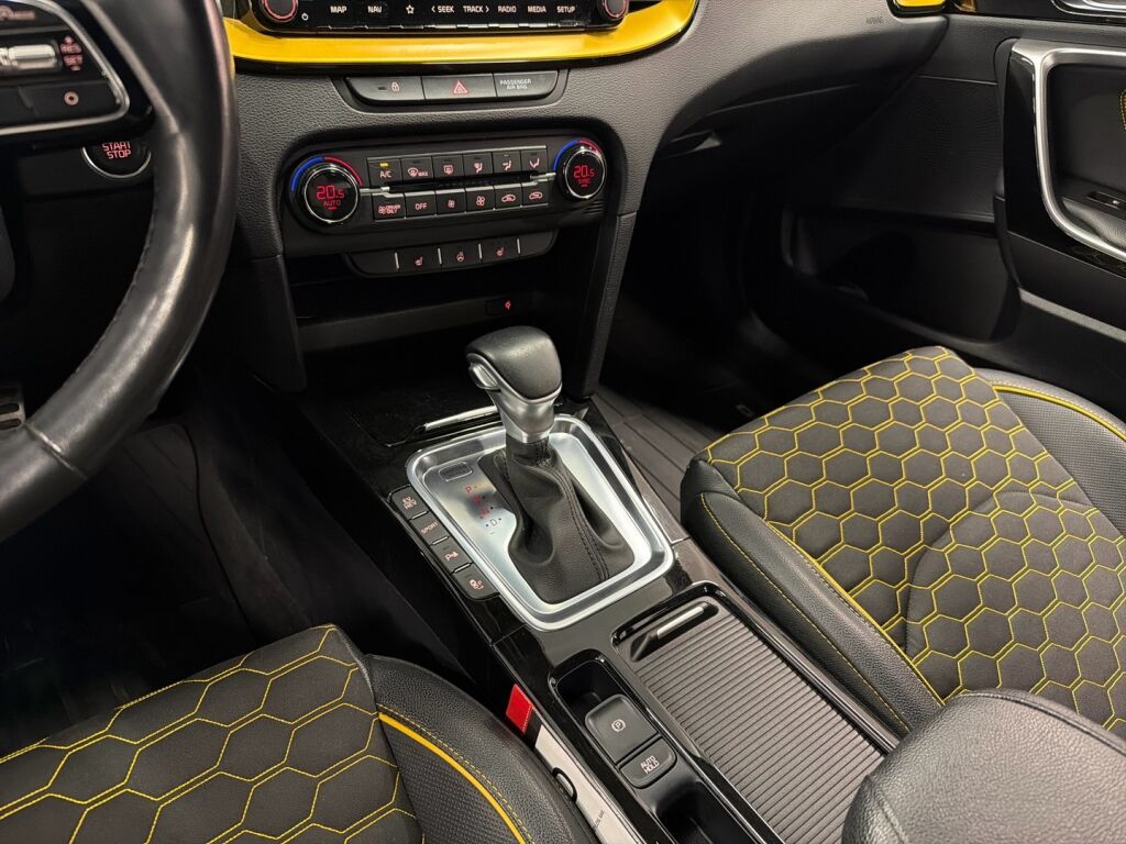 Kia XCeed 2020 Musta