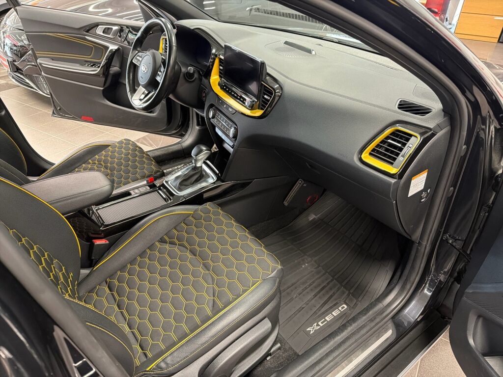 Kia XCeed 2020 Musta
