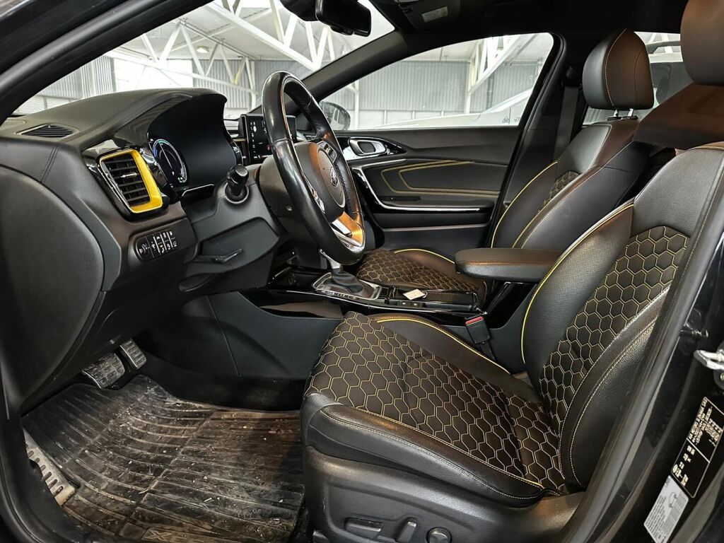 Kia XCeed 2020 Musta