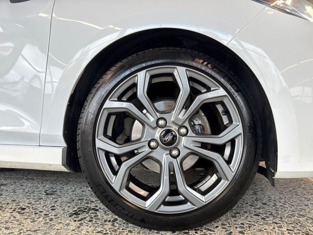 Ford Fiesta Van 2020 Valkoinen