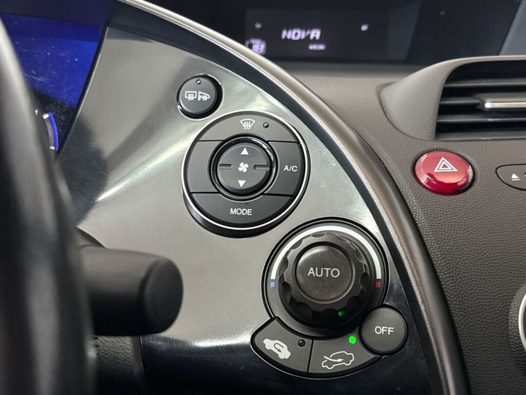 Honda Civic 2008 Ruskea (beige)