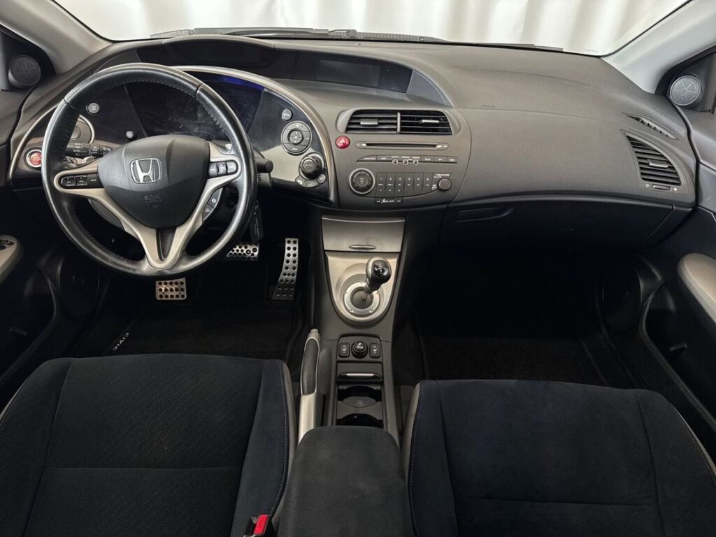 Honda Civic 2008 Ruskea (beige)