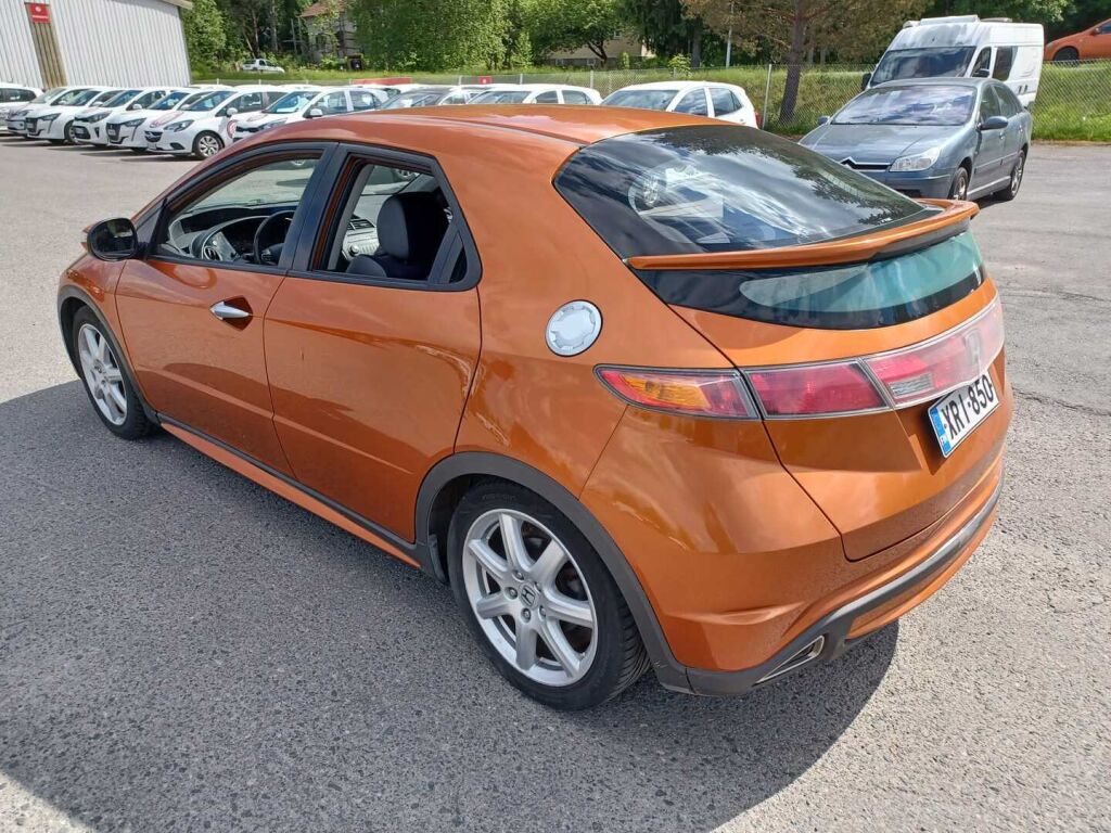 Honda Civic 2008 Ruskea (beige)