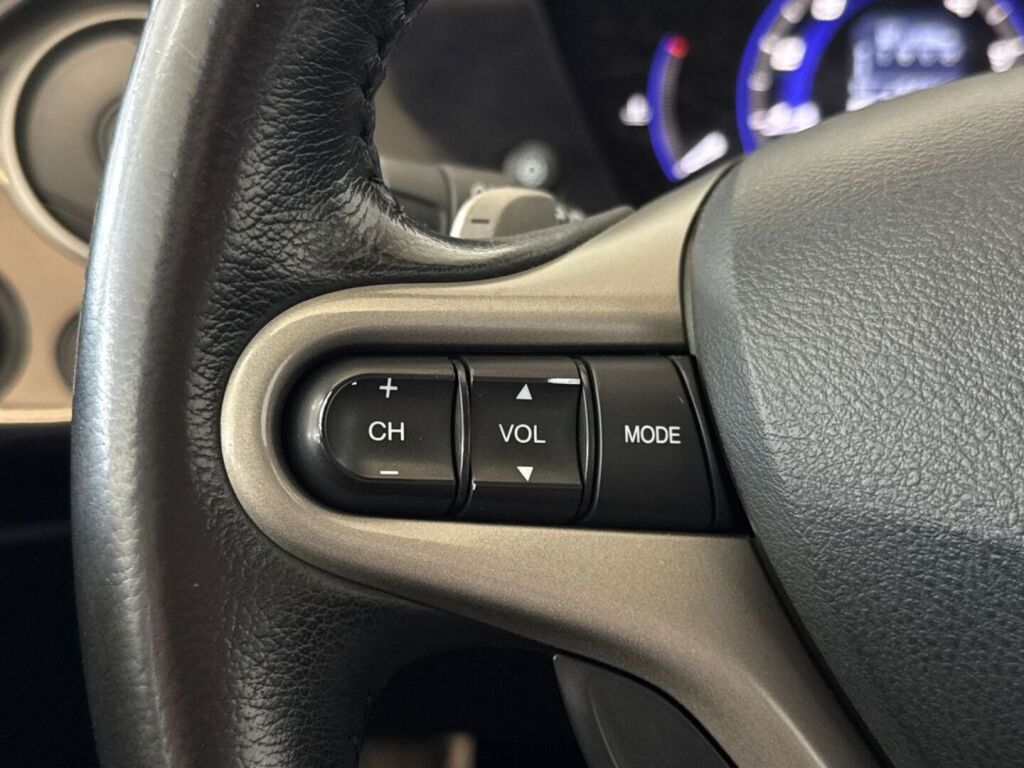 Honda Civic 2008 Ruskea (beige)