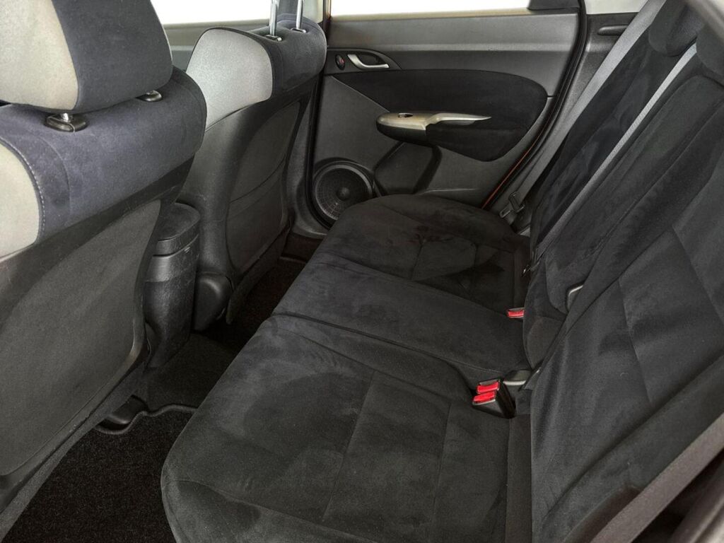 Honda Civic 2008 Ruskea (beige)