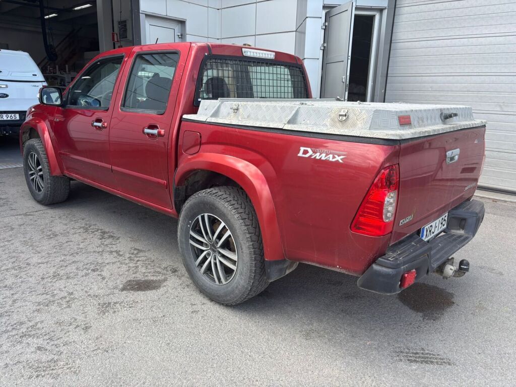 Isuzu D-Max 2009 Punainen