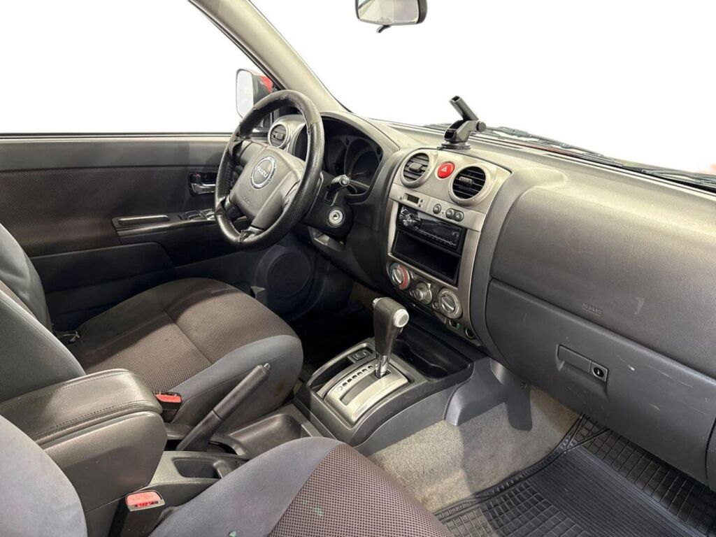 Isuzu D-Max 2009 Punainen
