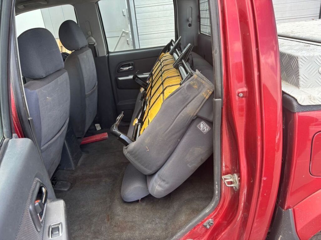 Isuzu D-Max 2009 Punainen
