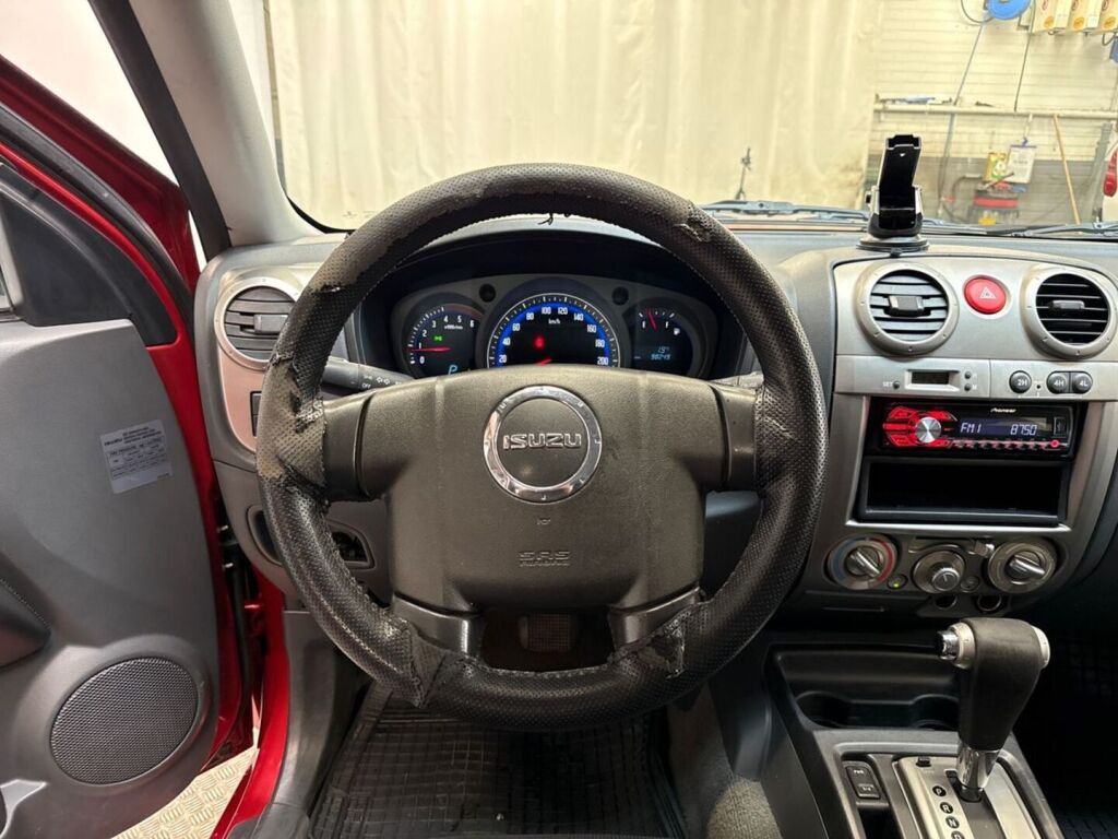 Isuzu D-Max 2009 Punainen