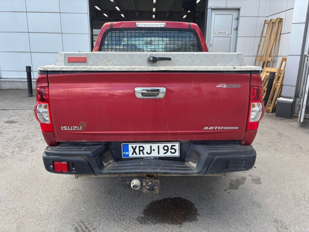 Isuzu D-Max 2009 Punainen