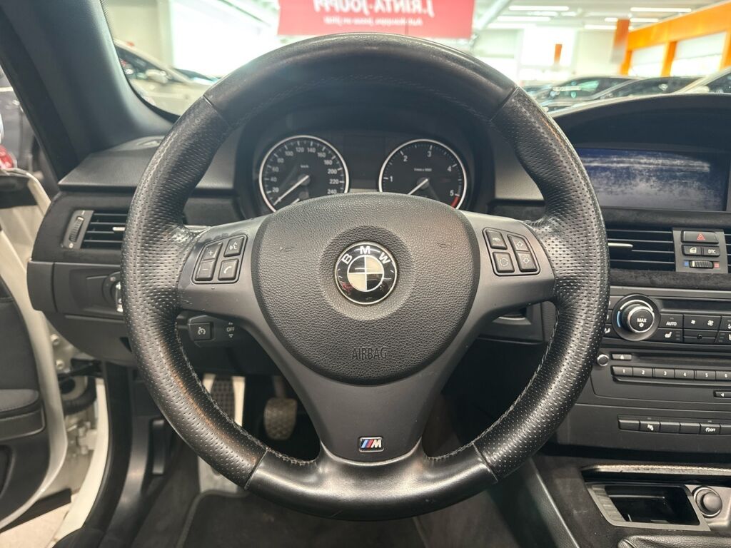 BMW 320 2011 Valkoinen