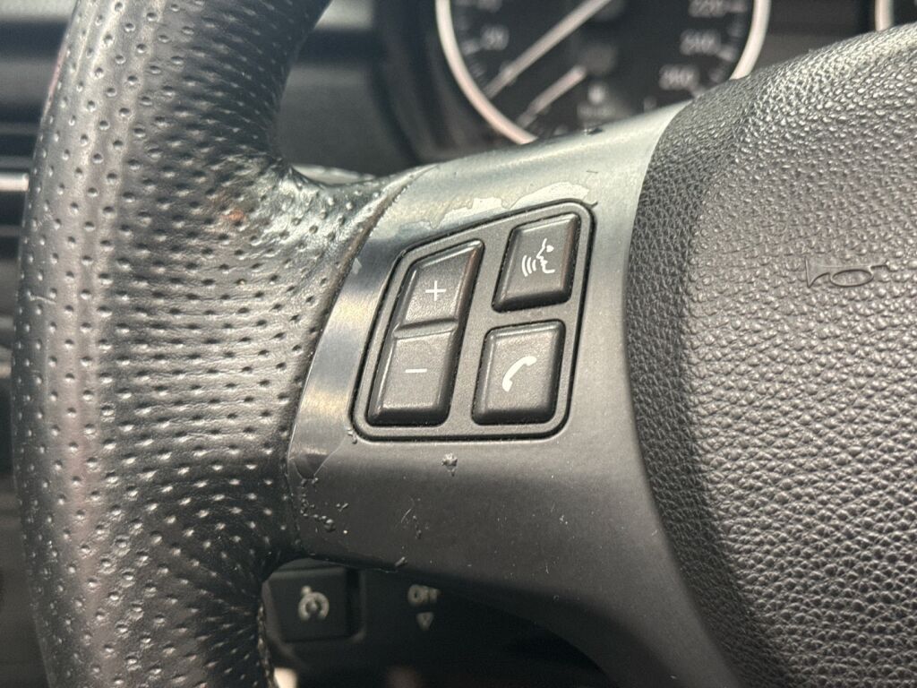 BMW 320 2011 Valkoinen