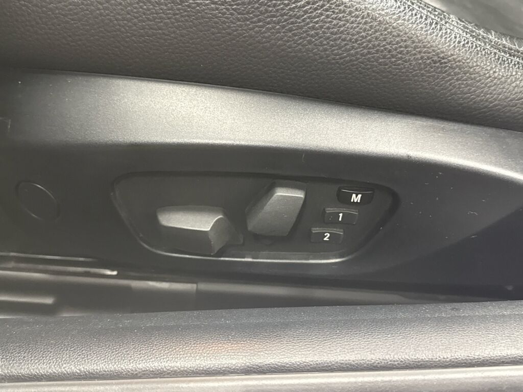 BMW 320 2011 Valkoinen