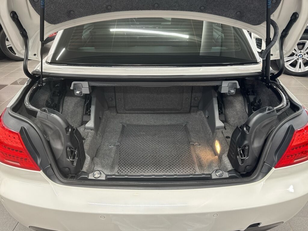 BMW 320 2011 Valkoinen