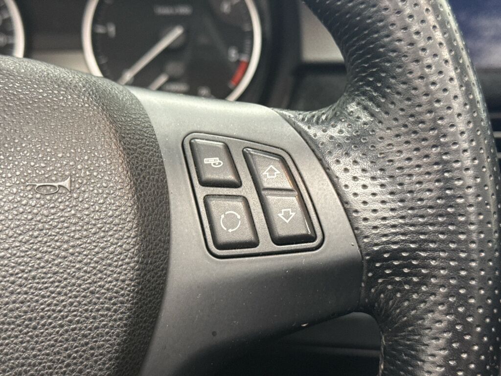 BMW 320 2011 Valkoinen