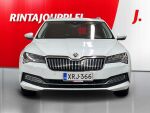 Skoda Superb 2022 Valkoinen