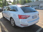 Skoda Superb 2022 Valkoinen