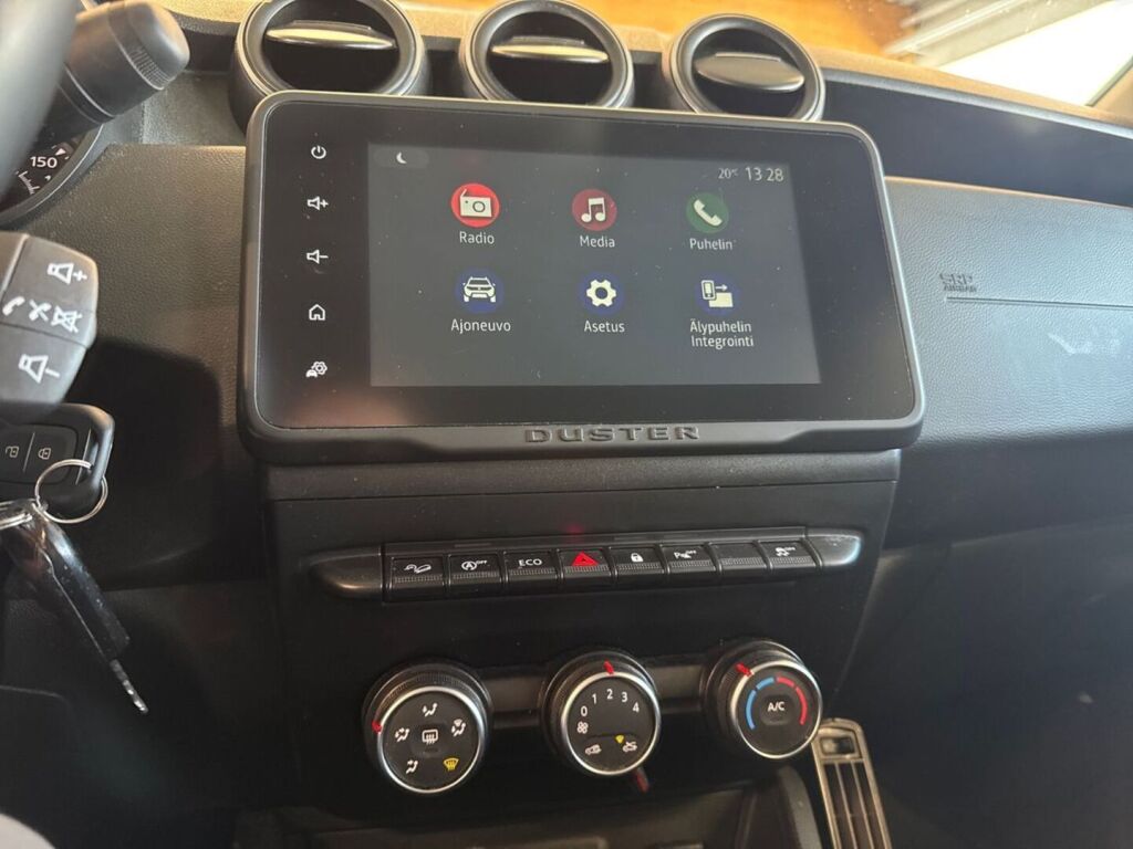 Dacia Duster 2022 Valkoinen