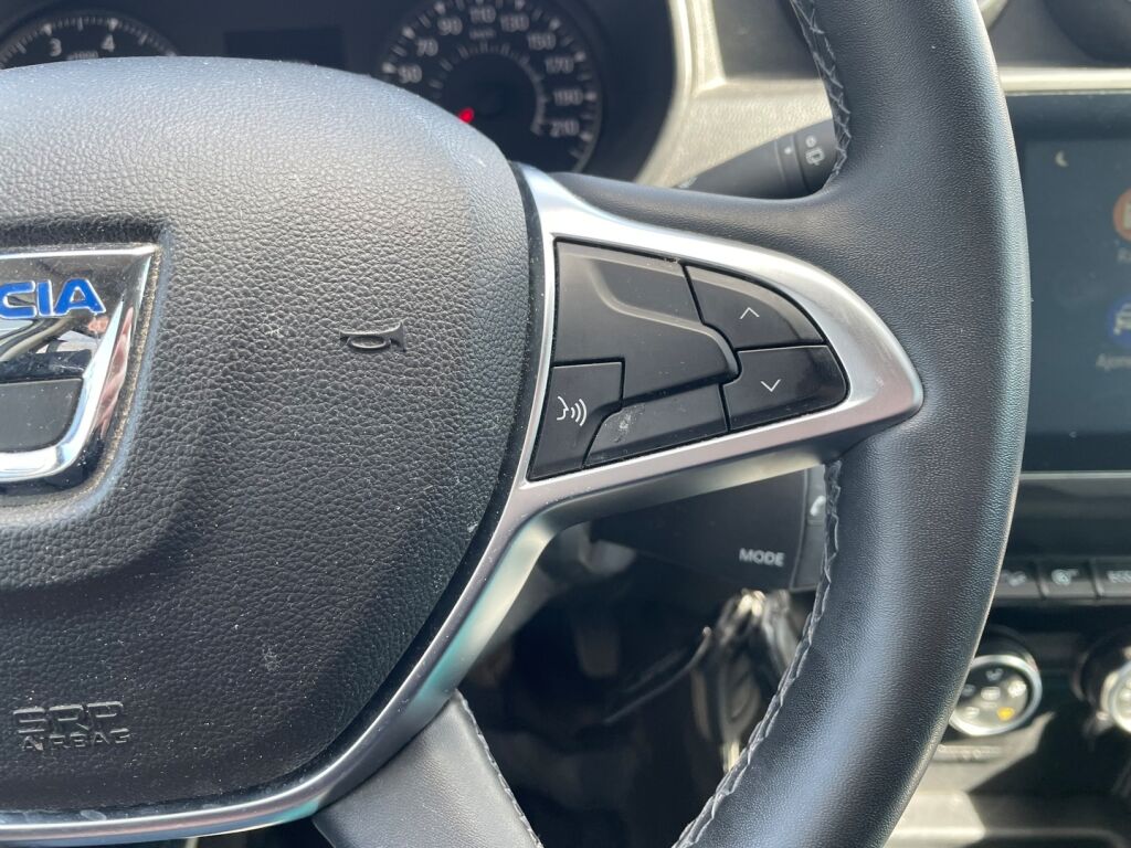 Dacia Duster 2022 Valkoinen