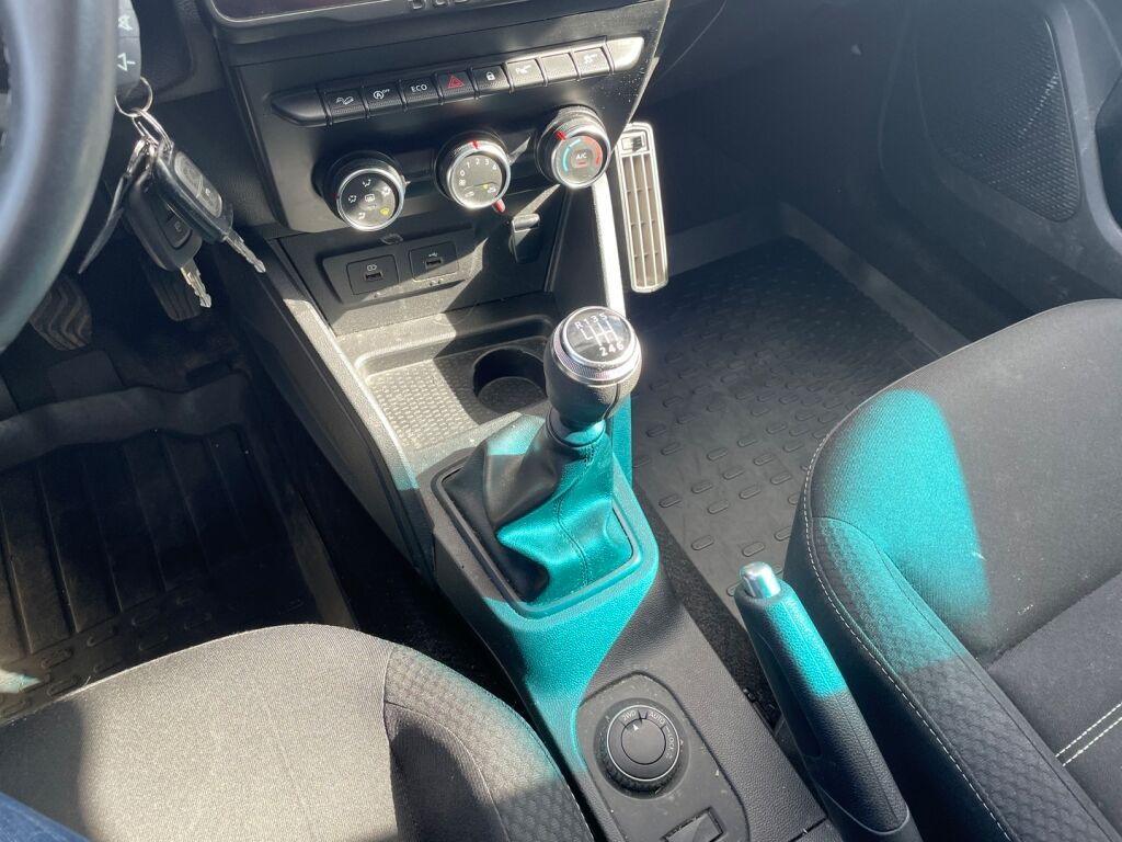 Dacia Duster 2022 Valkoinen