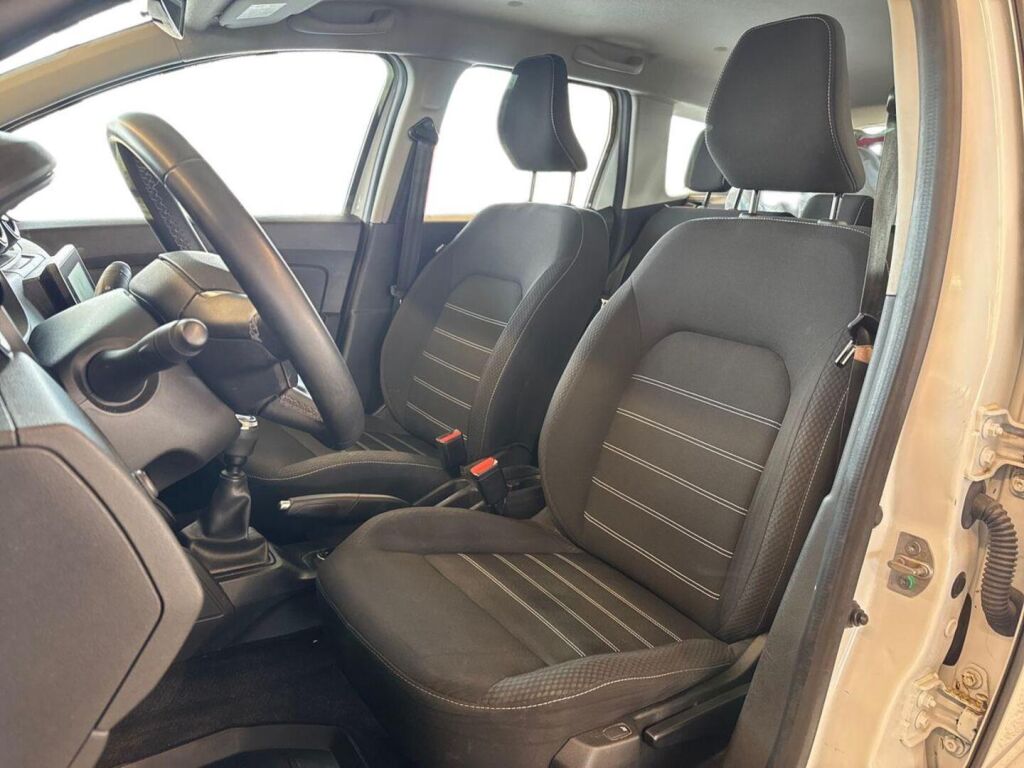 Dacia Duster 2022 Valkoinen