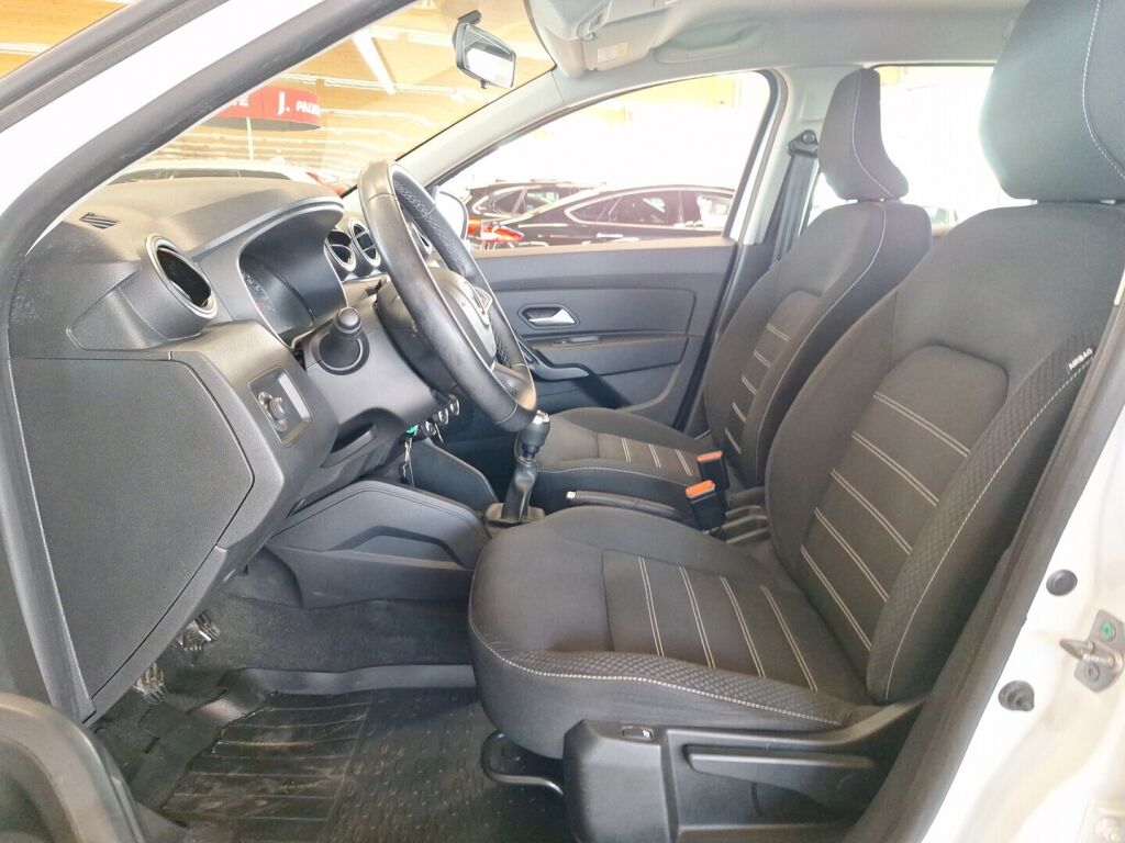 Dacia Duster 2022 Valkoinen