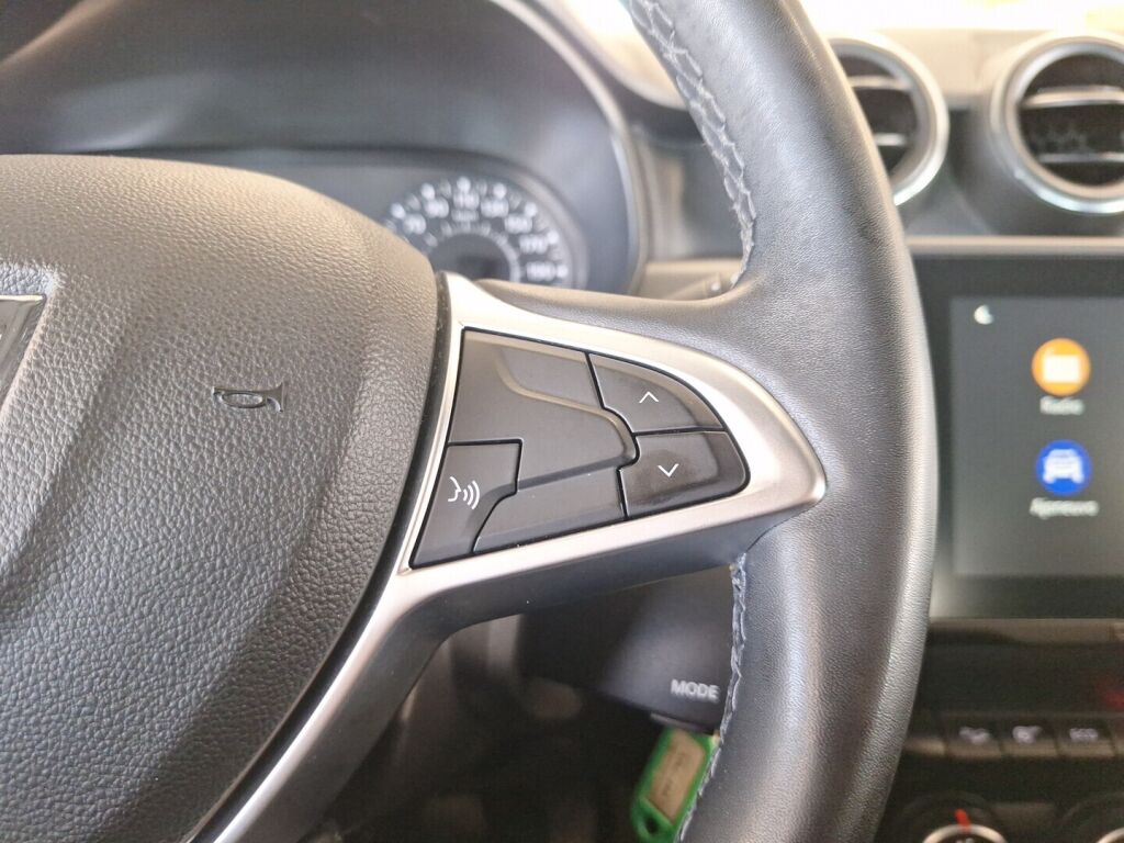 Dacia Duster 2022 Valkoinen