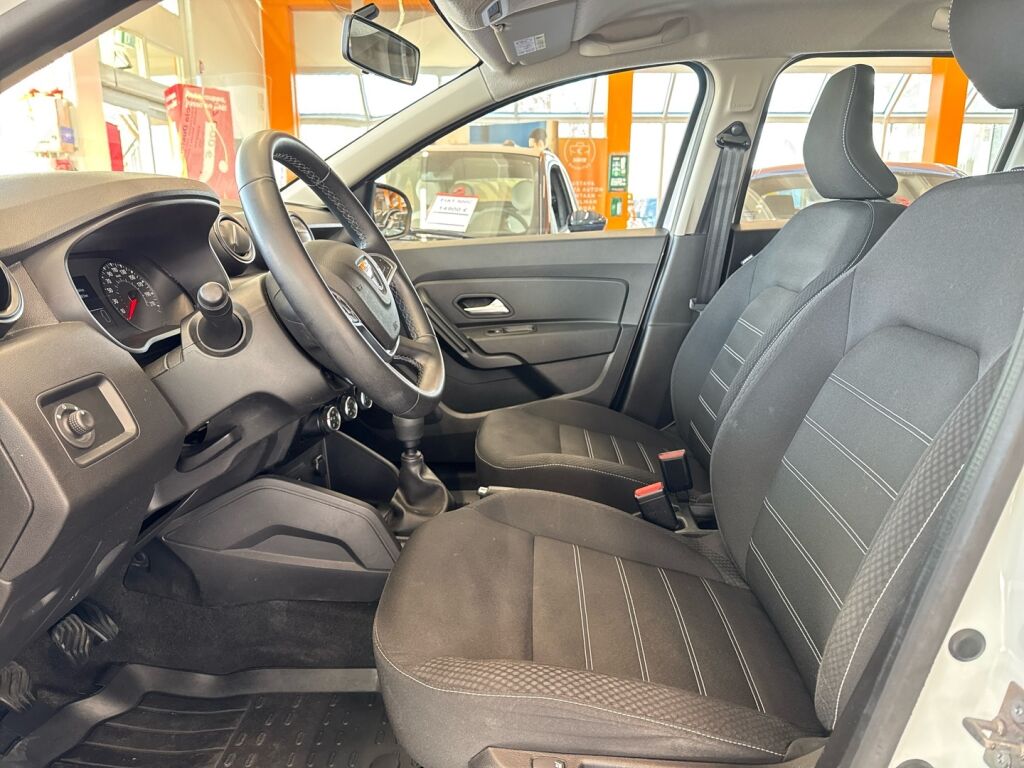 Dacia Duster 2022 Valkoinen