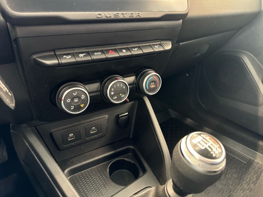 Dacia Duster 2022 Valkoinen