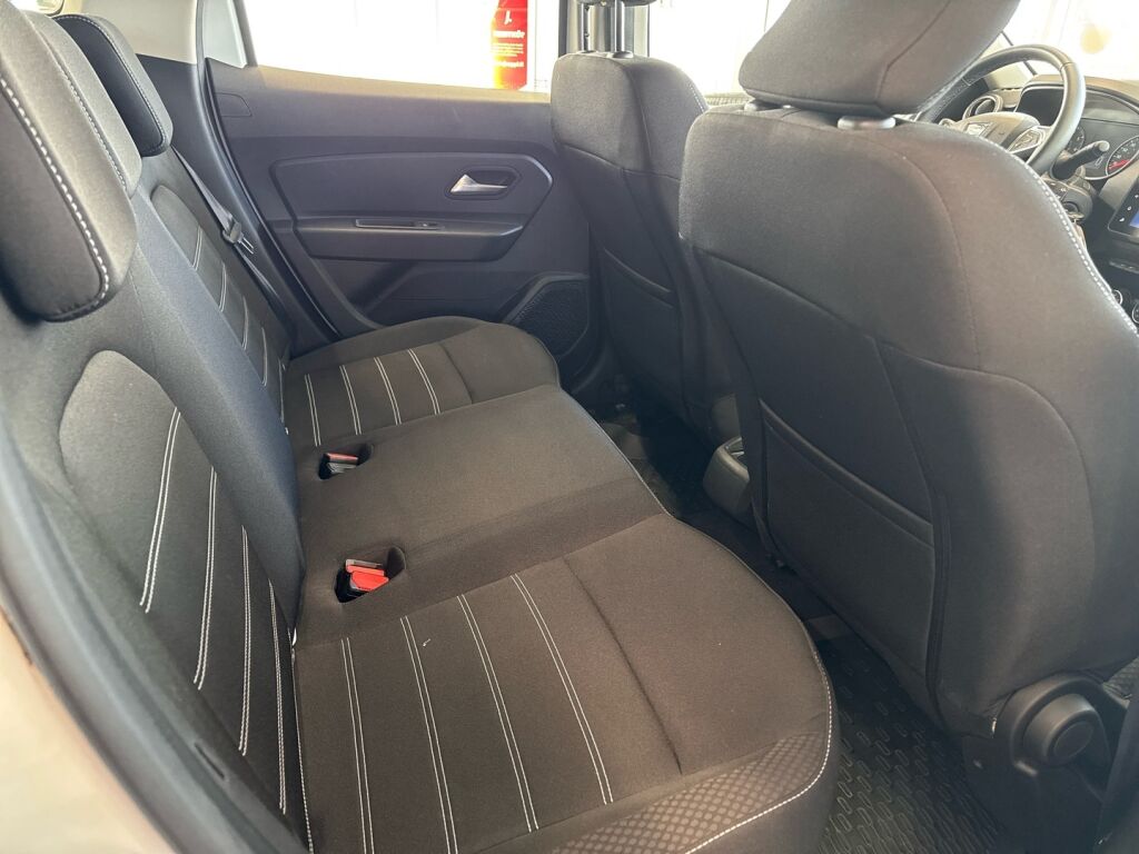 Dacia Duster 2022 Valkoinen