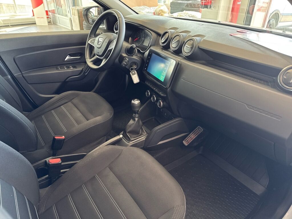 Dacia Duster 2022 Valkoinen