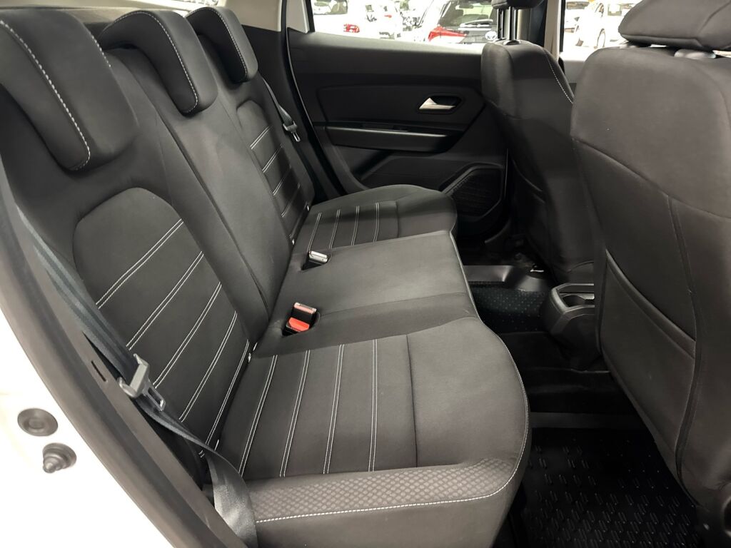 Dacia Duster 2022 Valkoinen