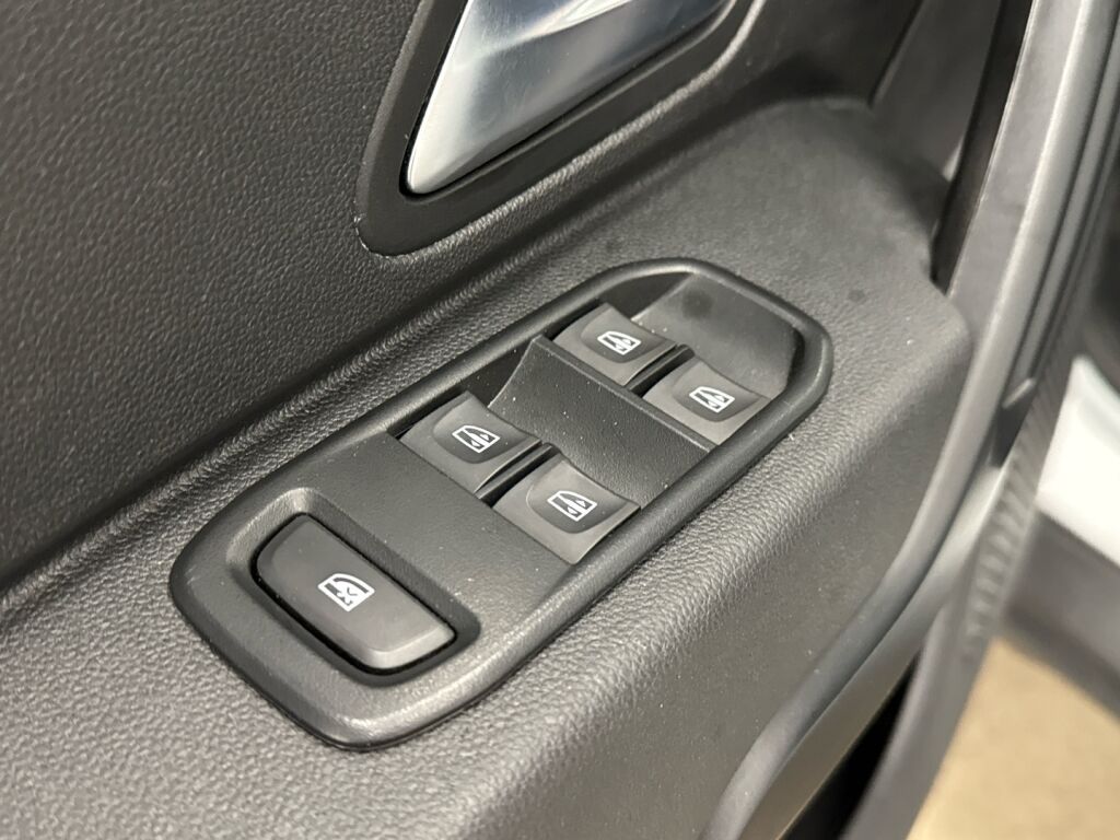 Dacia Duster 2022 Valkoinen