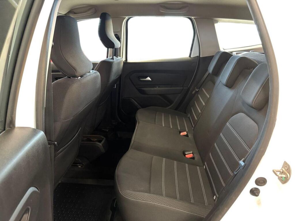 Dacia Duster 2023 Valkoinen