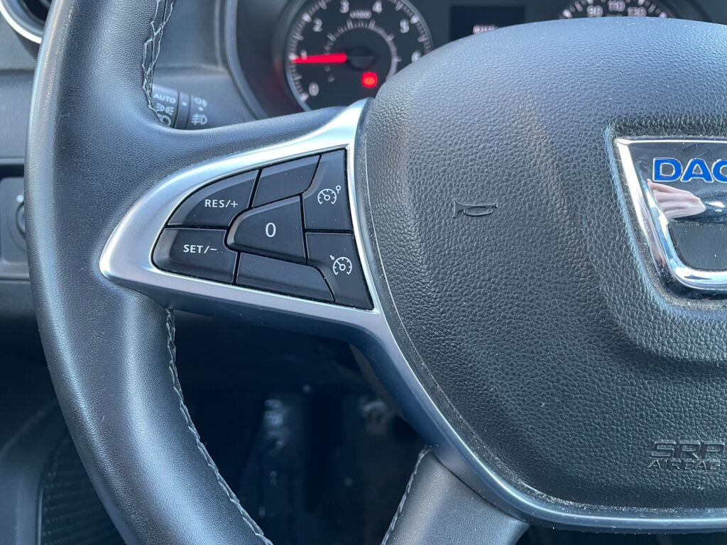 Dacia Duster 2023 Valkoinen