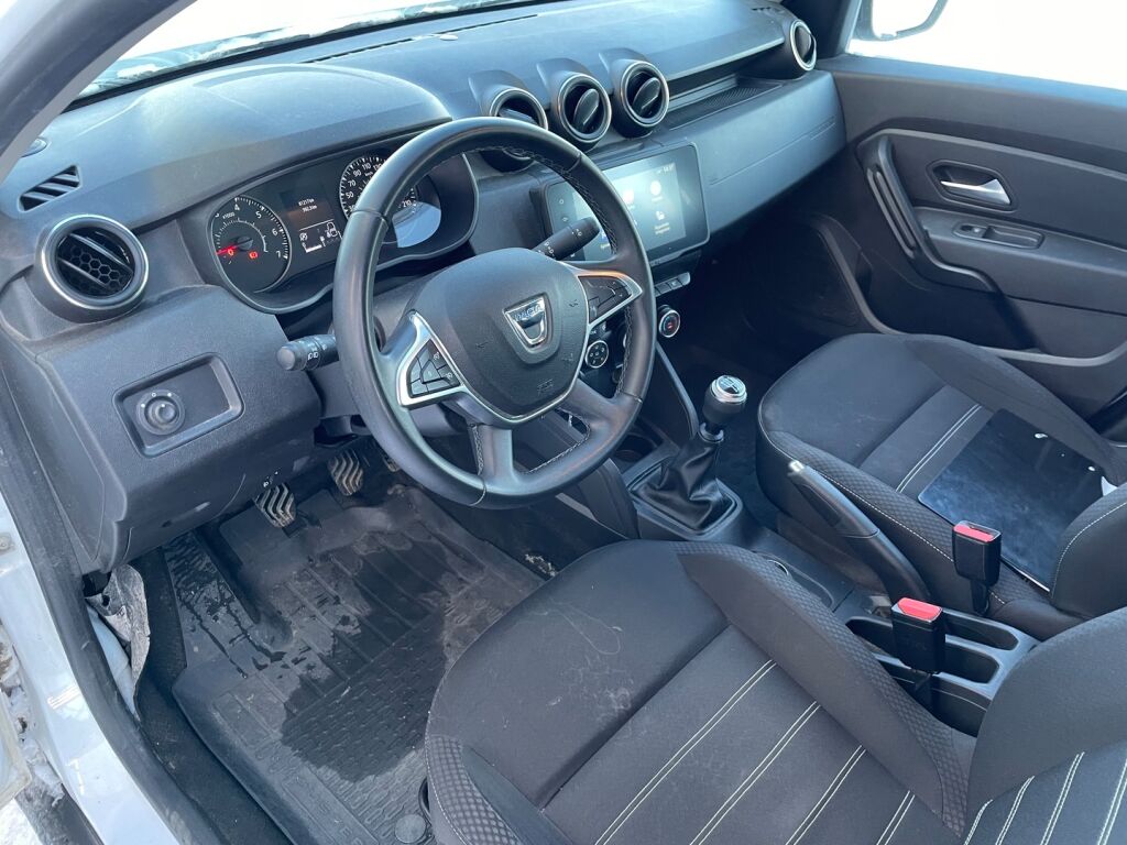 Dacia Duster 2023 Valkoinen