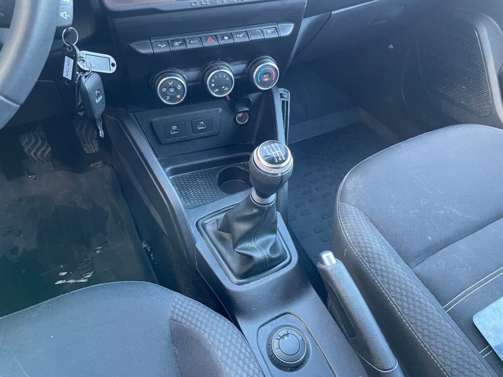 Dacia Duster 2023 Valkoinen