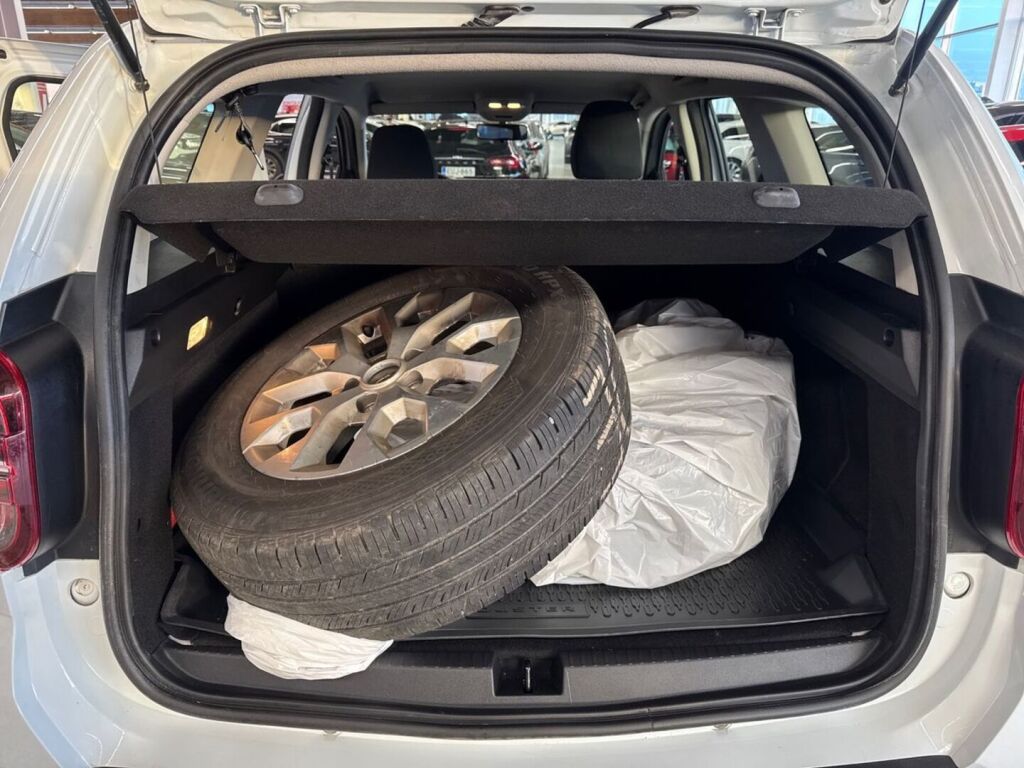 Dacia Duster 2023 Valkoinen