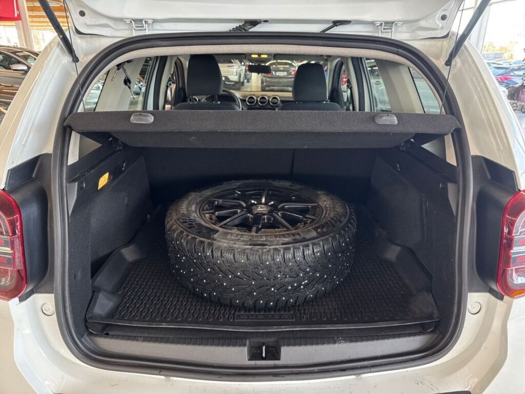 Dacia Duster 2022 Valkoinen